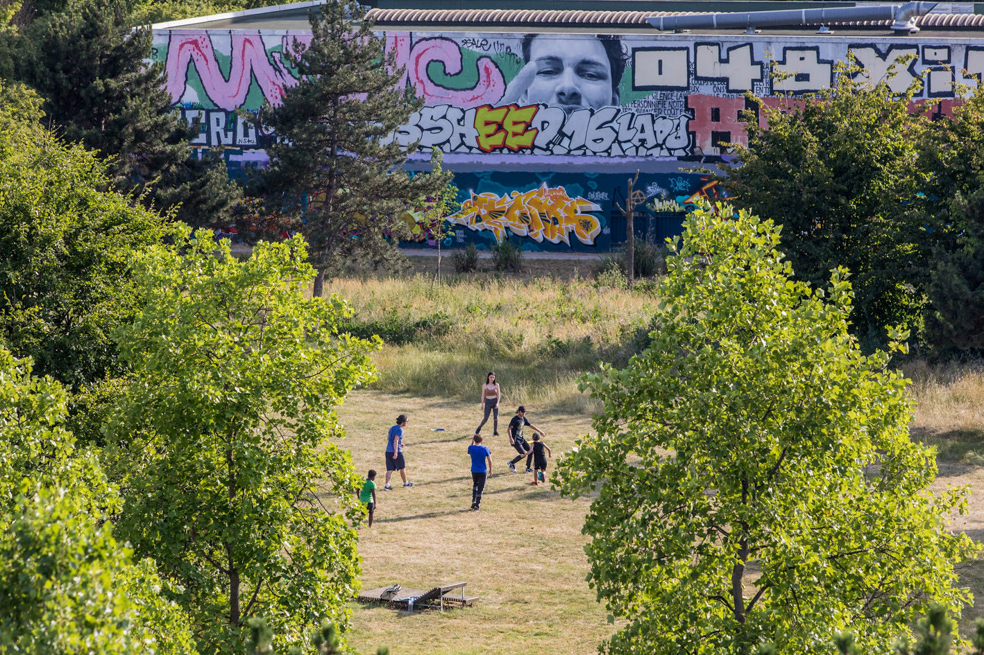 Fresques le long du parc aux Cornouailles, Ivry
